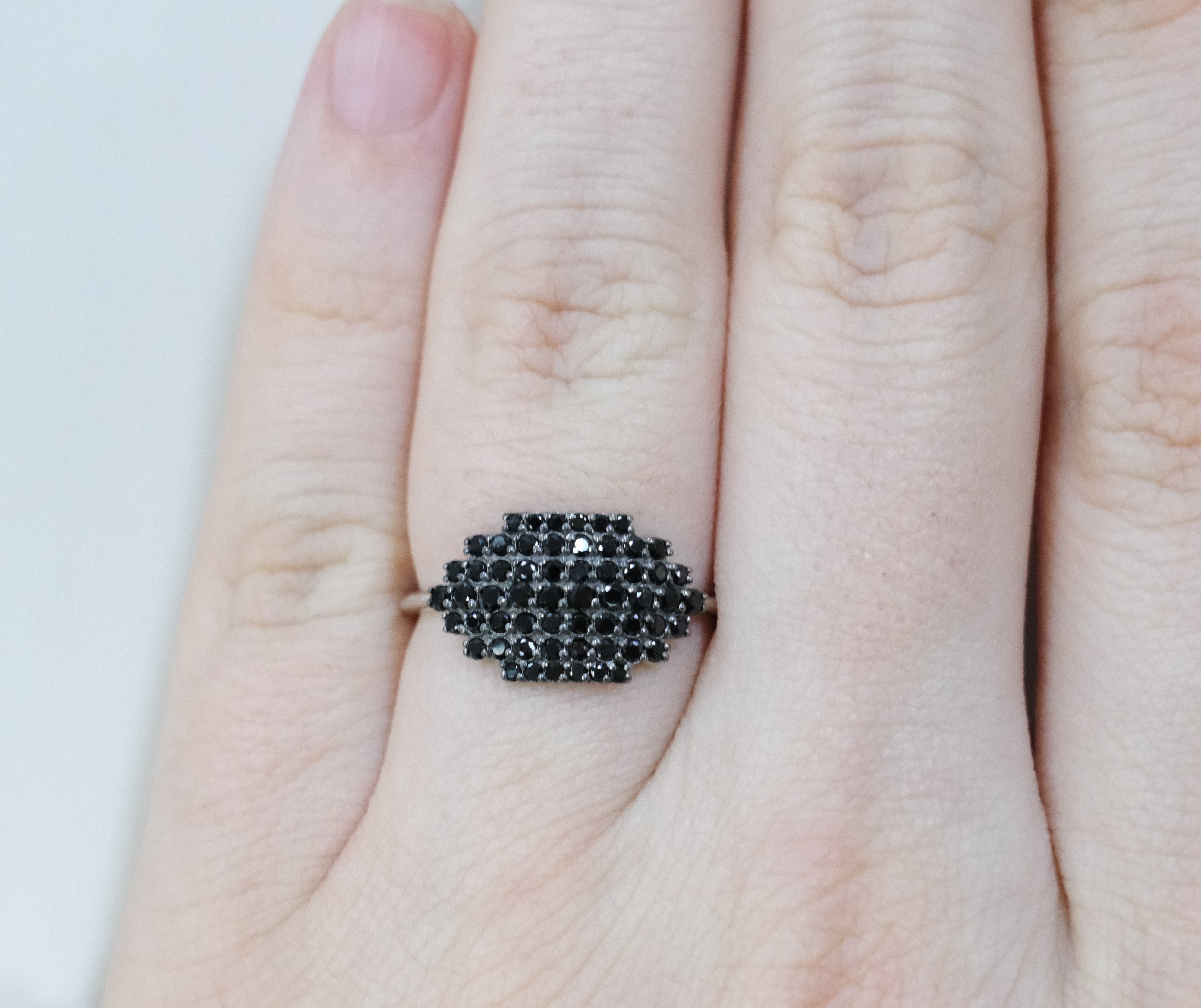 Серебряное кольцо со шпинелью